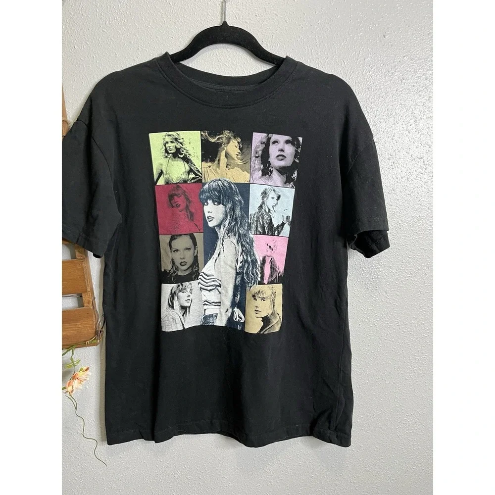 Taylor‎ Swift Adult Small Black The Eras Tour Official Concert Graphic T-Shirt